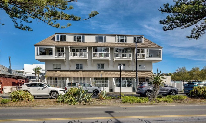 Napier House | Sea-renity - Napier Holiday Home