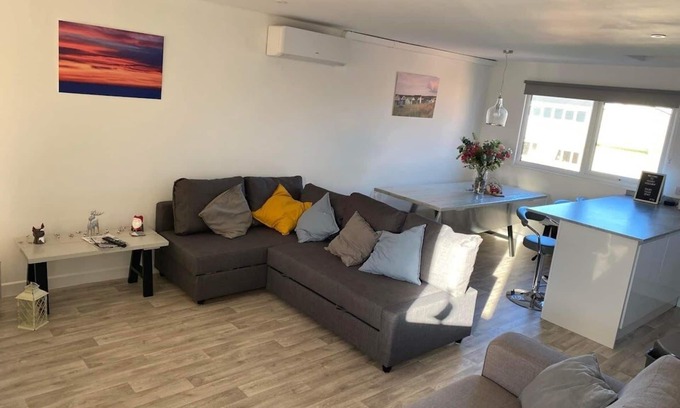 Hunstanton House | Sea-side holiday home with balcony views to the sea