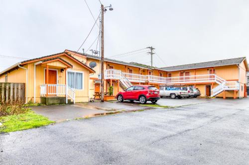 Rockaway Beach House | Sea Treasures Inn Units #101-104, #114, & #115