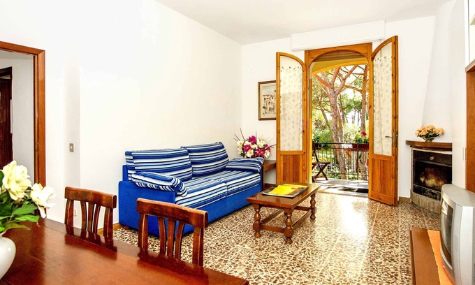 Castiglione della Pescaia Apartment | Sea view apartment in Riva del Sole 20m from the beach