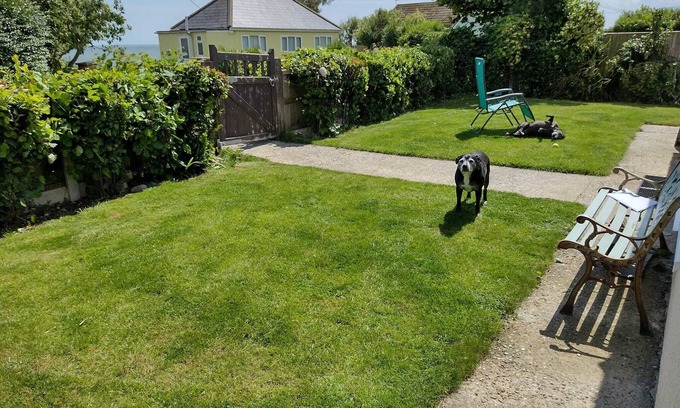 Great Yarmouth House | Sea view Beach Bungalow, super dog-friendly