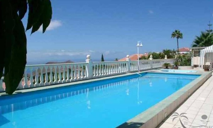 Chayofa Apartment | Sea view Costa Adeje communal pool