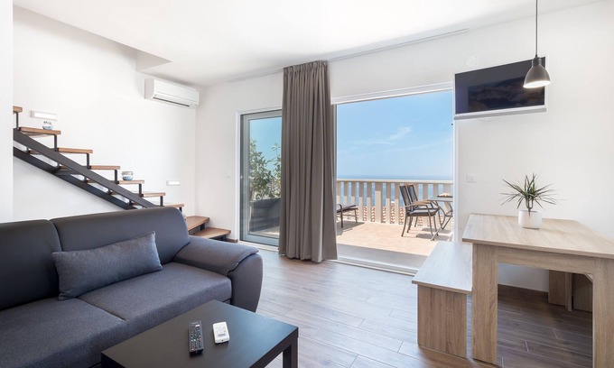 Cavtat Apartment | Sea view deluxe apartments for 5 persons