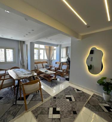Al-Muntazah Apartment | Sea view in front of Hilton 2
