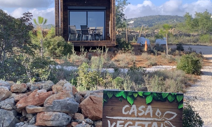 Lagos e Relvas Ski Chalet | Sea view lodge surrounded by thyme and wild lavender, 10 minutes from the islands.