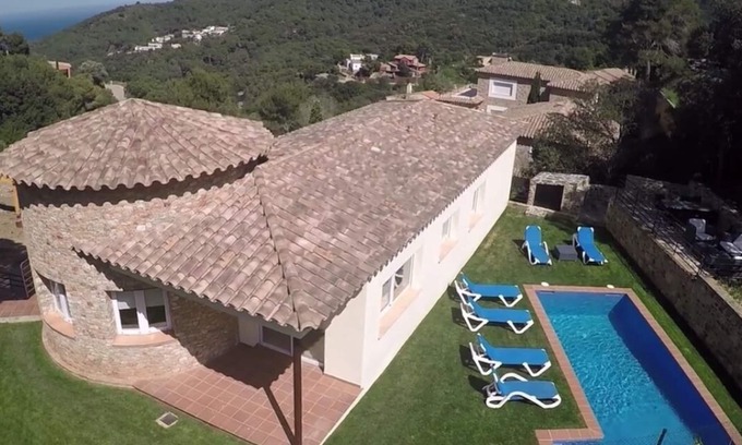 Sa Riera Villa | Sea view + private pool, wifi internet, garden with lawn, parking and garage