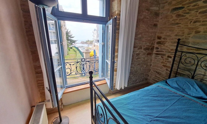 Le Pouldu Apartment | Sea View Retreat in Le Pouldu