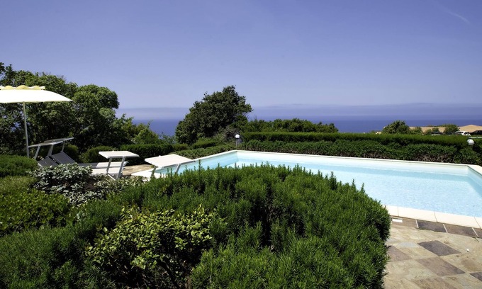 Costa Paradiso House | Sea-view three-family villa with shared private pool