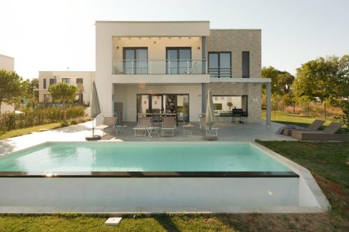 Krnica Villa | Sea View Villa Monte Alba
