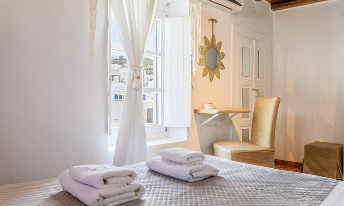 Mykonos House | Seablue Town Maisonette