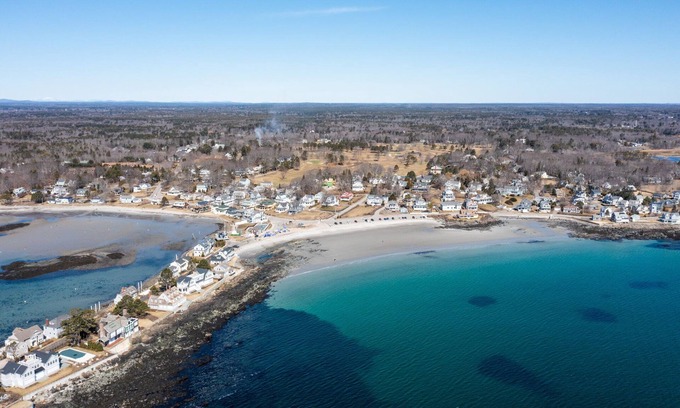 Kennebunk Cottage | Seabreeze Cottage, steps to Kennebunk's Beaches