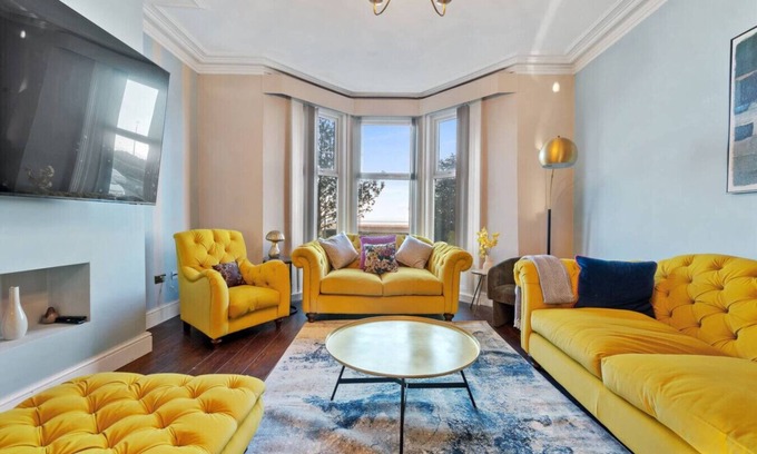 Morecambe House | Seabreeze Morecambe Breathtakingly Spacious Stay