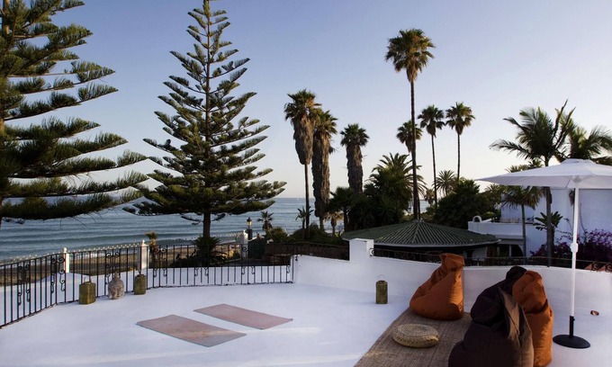 Golden Mile Villa | Seafront 2 villas in Golden Mile, Marbella - safe summer on the beach in privacy
