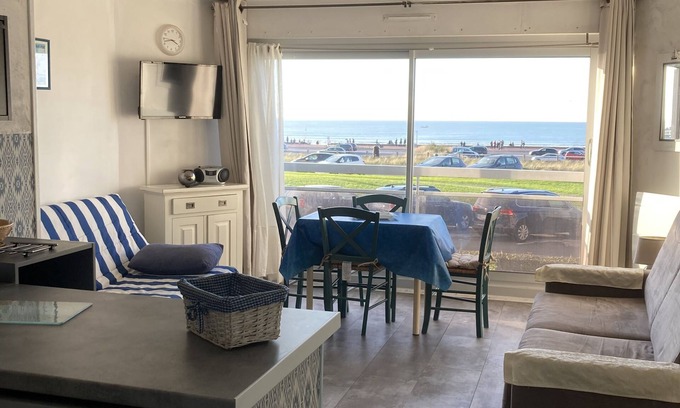 Le Touquet-Paris-Plage Apartment | Seafront cabin-studio at the heart of the resort
