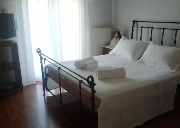 Karystos Apartment | Seafront house