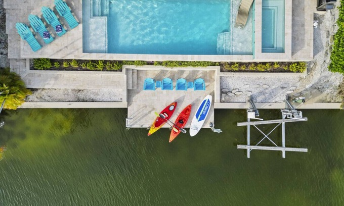 Fort Myers Apartment | SeaGlass: Lakefront Home