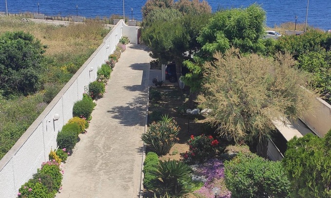 Bari Apartment | Seagull Apartment Bari sleeps 6, sea view with free parking and Wi-Fi