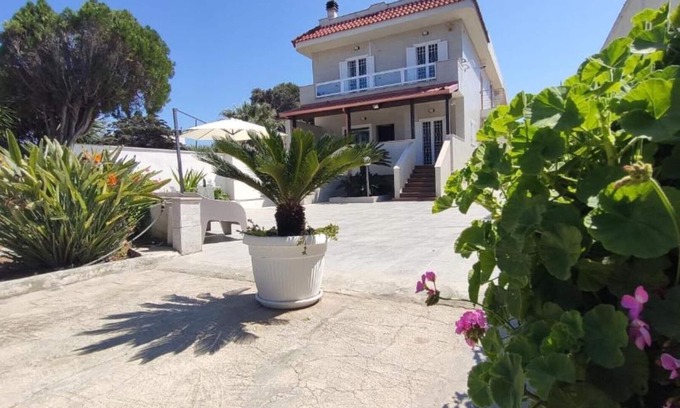 Municipio 5 Apartment | Seagull Apartment - Sea front and Airport Bari