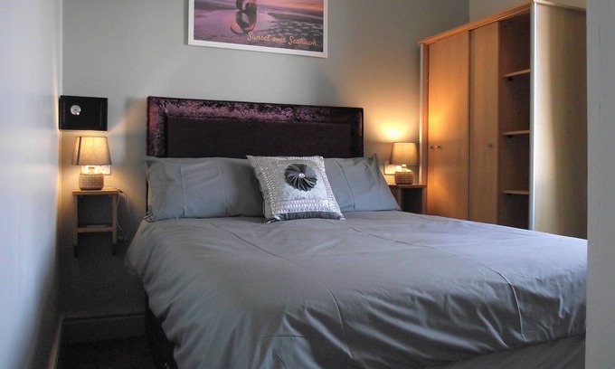 Thornton-Cleveleys Apartment | Seahawk Holiday Apartment 1 (sleeps 2) Cleveleys