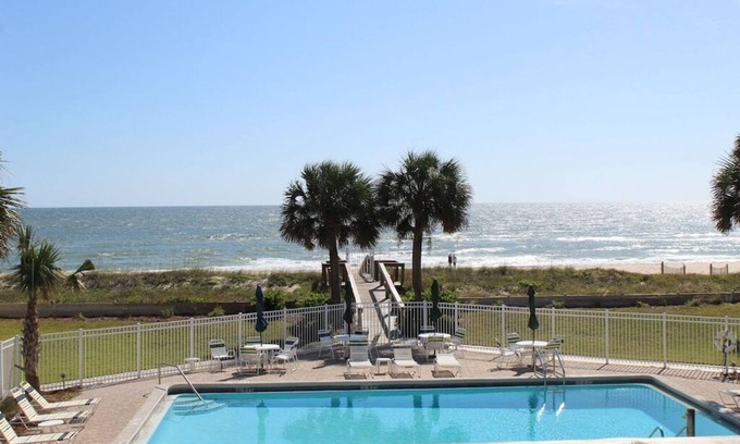 St. George Island Condo | SEASHELL ESCAPE - Pool & Beach Front 2 Bedroom sleeps 6 - Enjoy!