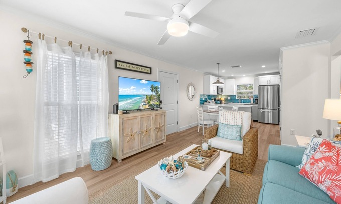Sanibel Condo | Seashells 10 – Stunning West End Sanibel Condo with Private Beach Access