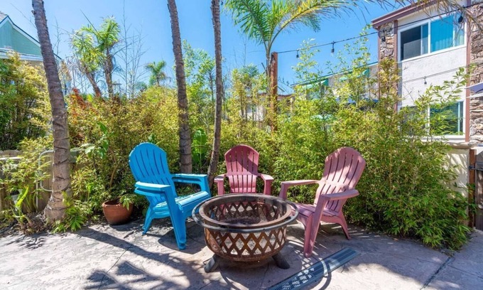 South Mission Beach Apartment | Seashore Retreat - Family Oasis Steps from the Sand