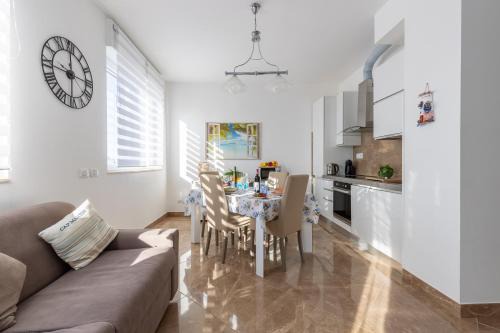 Calambrone Apartment | Seaside Apartment with swimming pool and parking