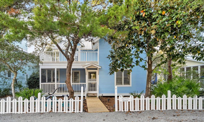 Seaside House | Seaside "Blue Clear Sky" | 2 BR |Pet Friendly| Bikes | Tower |Steps to Beach!