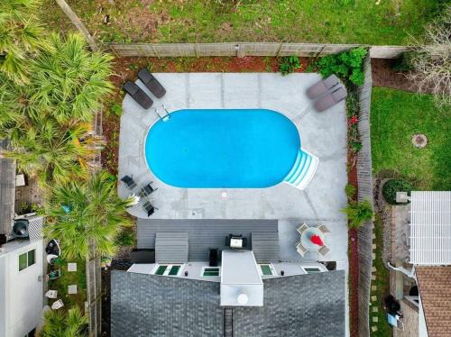 Jacksonville Beach House | Seaside Escape w Pool 5 Min Walk to Beach