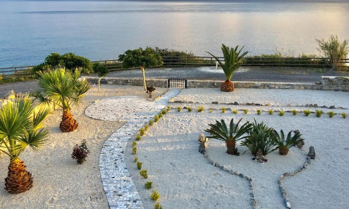 Achlia House | Seaside Home Crete - Dream Oceanfront Getaway