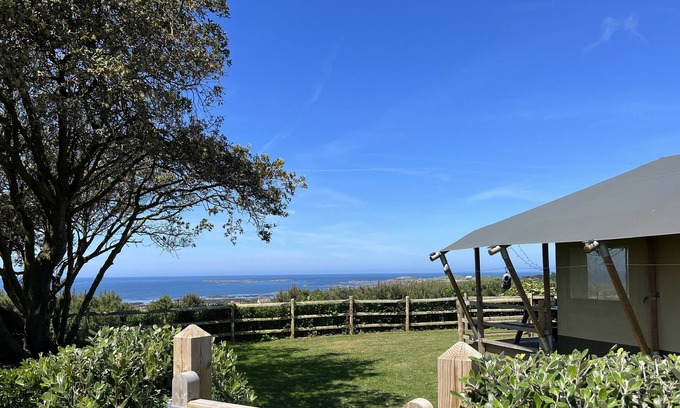 L’Eclet Cabin | Seaside Serenity: Luxury Glamping Getaway - Sleeps 6