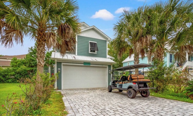 North Litchfield Beach House | Seaside Serenity: Walk to the Beach, Cart to Golf, Litchfield in Pawleys Island