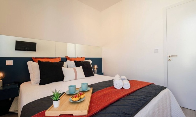 Aldoar Apartment | Seaside Trendy Flat by HostWise