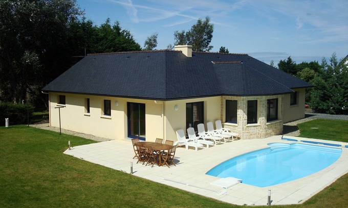Plestin-les-Greves Villa | Seaside villa with private heated pool