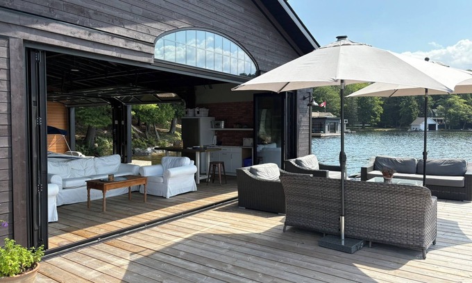 Muskoka Lakes Cottage | Seasons on Lake Rosseau - all year Muskoka Cottage in the town of Port Carling