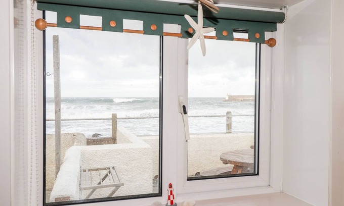 Whitehills Cottage | SEASPRAY COTTAGE, family friendly, with open fire in Whitehills
