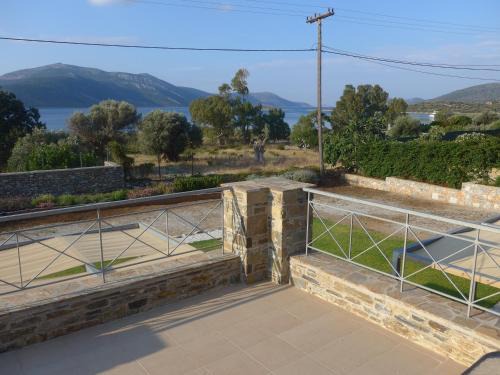 Kymi-Aliveri House | Seastone Villas