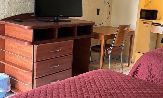 Historic Downtown Kissimmee Hotel | Sebastian Inn