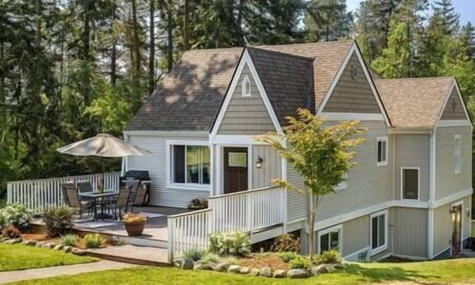 Friday Harbor House | Secluded 4BR Retreat | Wellness, Hot Tub & Pet Friendly