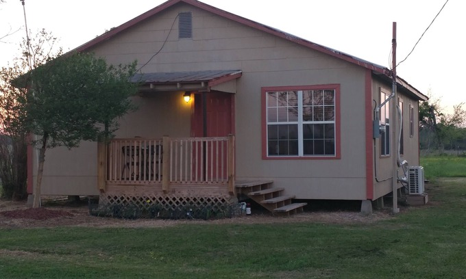 Bellville House | Secluded and charming country bungalow