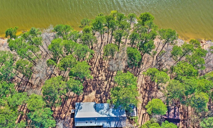 Avinger House | Secluded Avinger Home w/Lake Access!