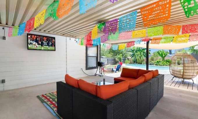 Heritage House | Secluded backyard Oasis w near SeaWorld, Lackland