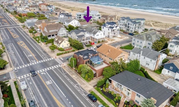 Margate City House | Secluded Beach Block Cul-de-Sac Midcentury Gem 2 Houses from Beach!