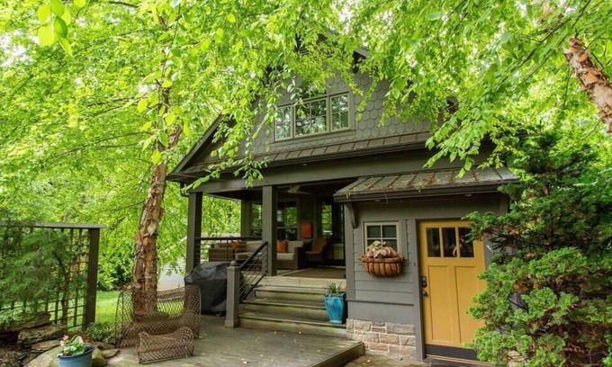 Crescent Hill House | Secluded Cabin | Walkable Neighborhood | Serene