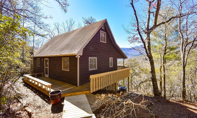 Hiawassee Cabin | Secluded cabin with long range mtn views, grill, hammock, wrap-around deck, AC