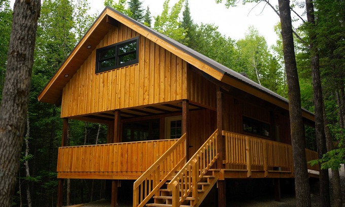 Sheridan Cabin | Secluded cabin with modern amenities - close to snowmobile and ATV trails