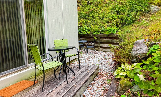Waitsfield Condo | Secluded condo with heated pool, tennis, sauna, gas stove, BBQ area