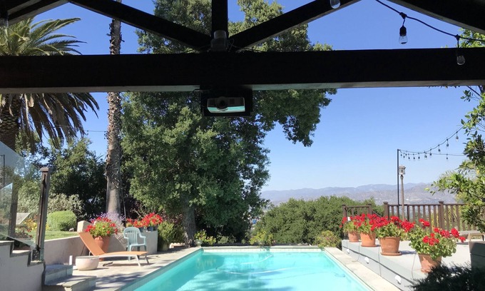 Los Angeles Cottage | Secluded cottage Hollywood Hills in sunny garden