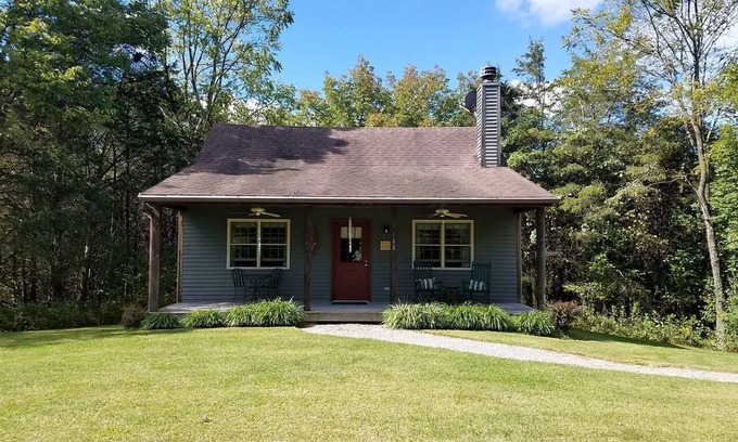 Lexington Cabin | Secluded Cottage with Indoor Hot-Tub Ideal for Couples in Virginia
