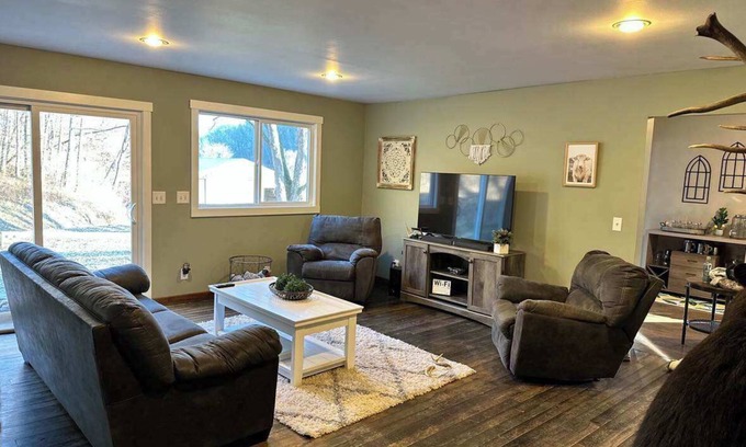 Norwalk House | Secluded Farmhouse in Norwalk, WI